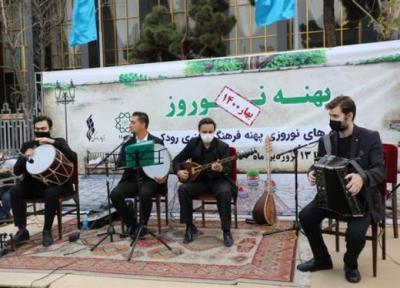 کنسرت های موسیقی محلی و نقالی مرشد میرزاعلی هرشب مقابل تالار وحدت